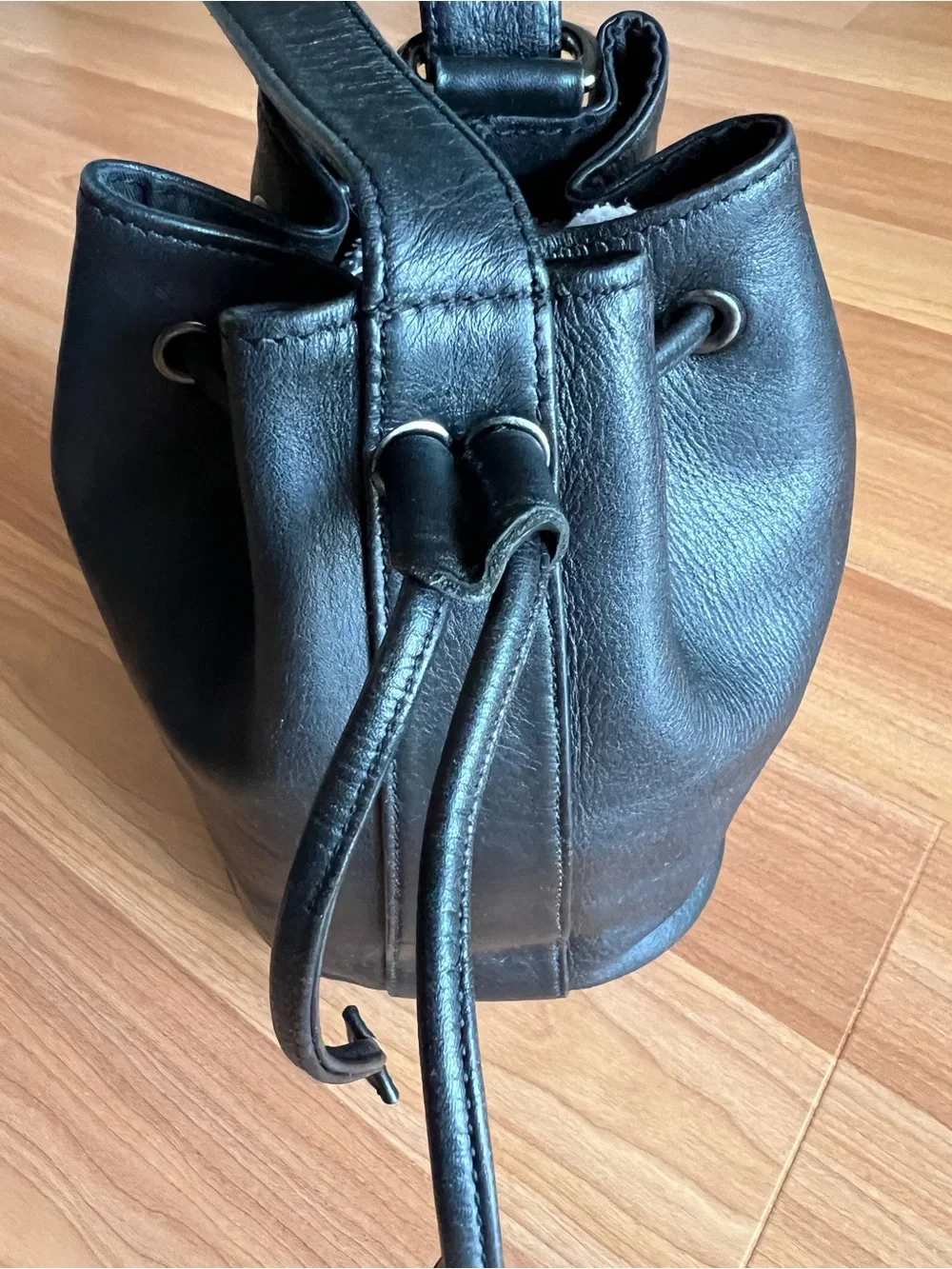 Crouch & Fitzgerald Black Leather Bucket Bag Convertible Backpack Purse